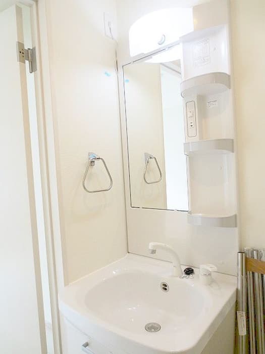 Room image 8