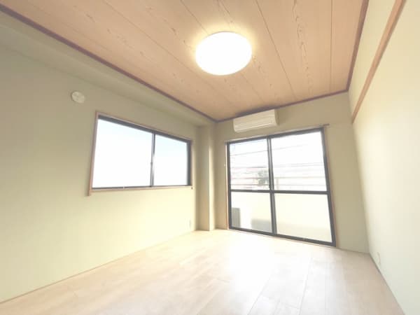 Room image 9
