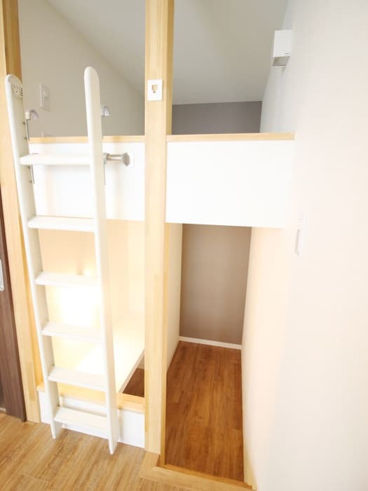 Room image 12
