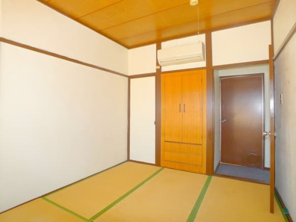 Room image 9
