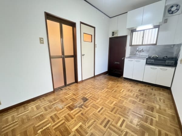 Room image 8