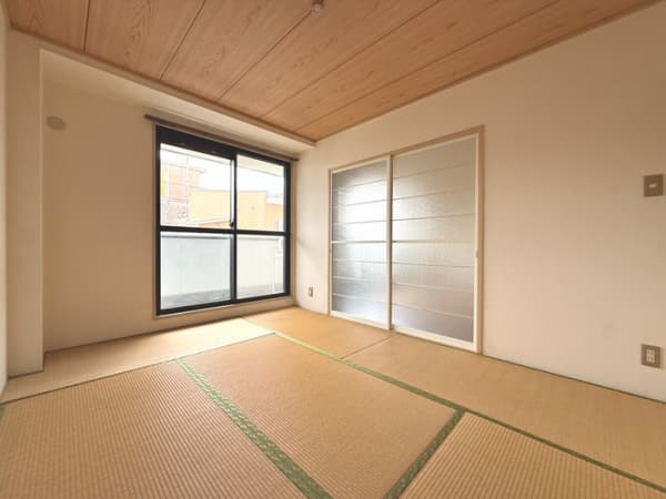 Room image 12