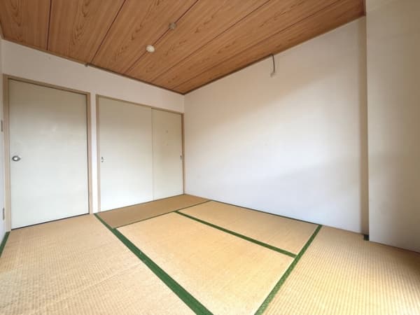 Room image 13