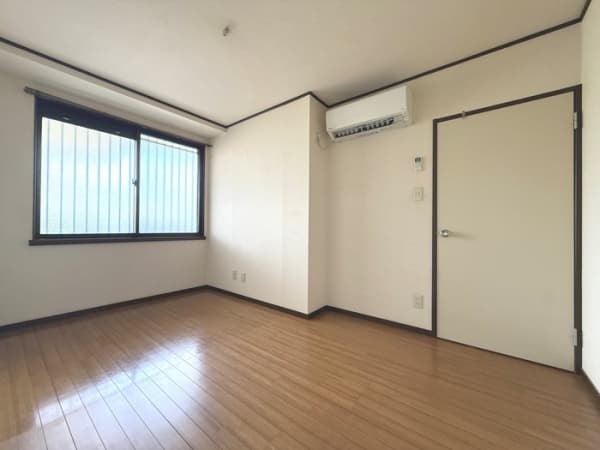 Room image 14
