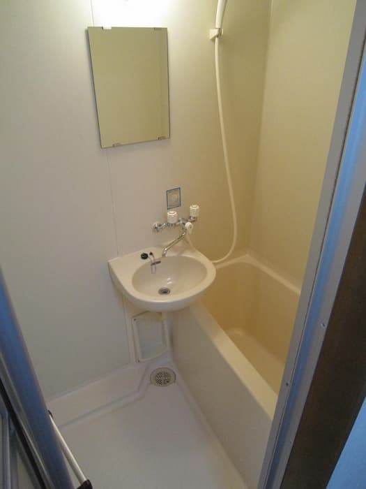 Room image 8