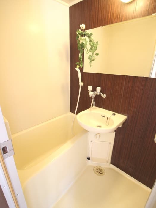 Room image 8