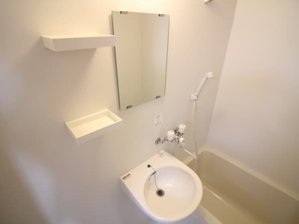 Room image 11
