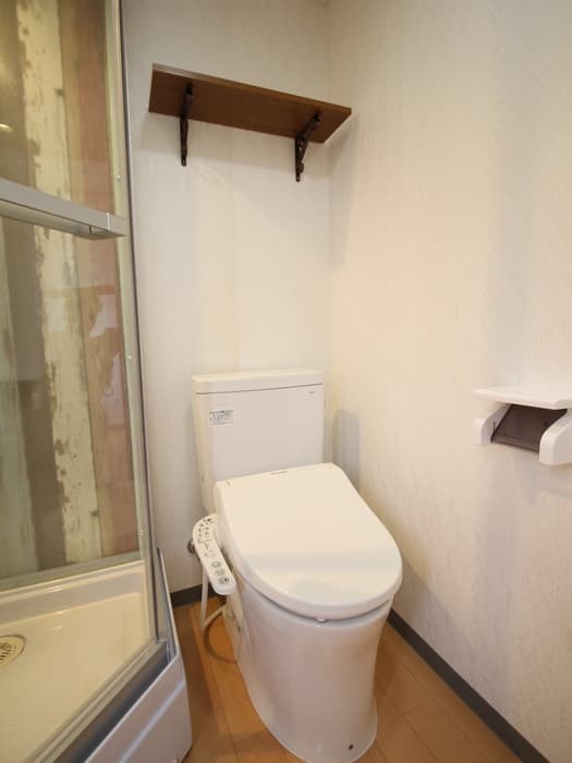 Room image 8