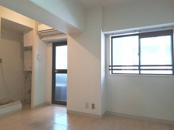 Room image 8