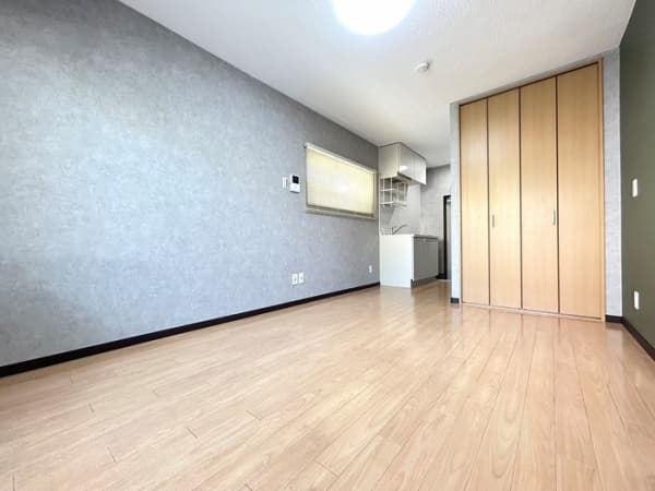 Room image 10