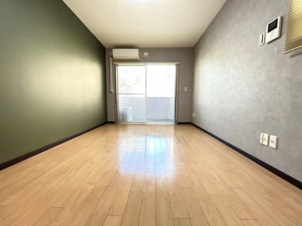 Room image 12