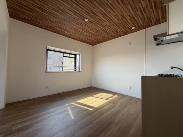 Room image 8