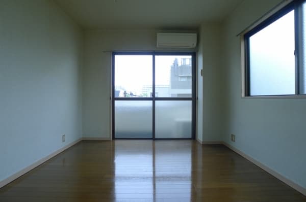 Room image 10