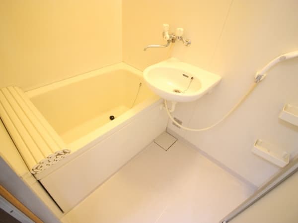 Room image 11