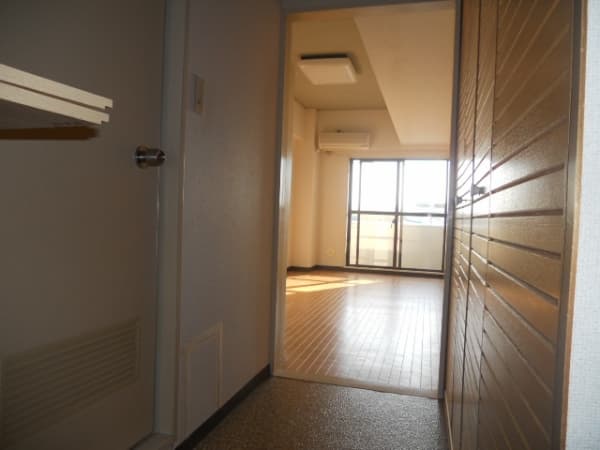 Room image 8