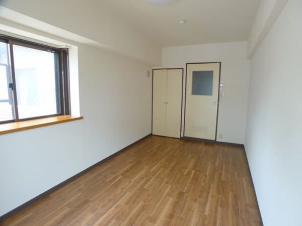 Room image 9
