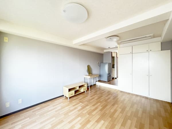 Room image 8