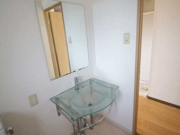 Room image 12