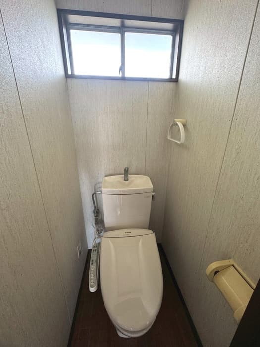 Room image 8