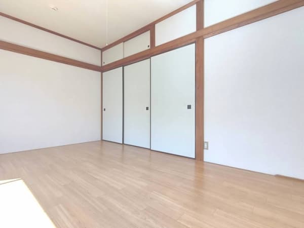 Room image 8