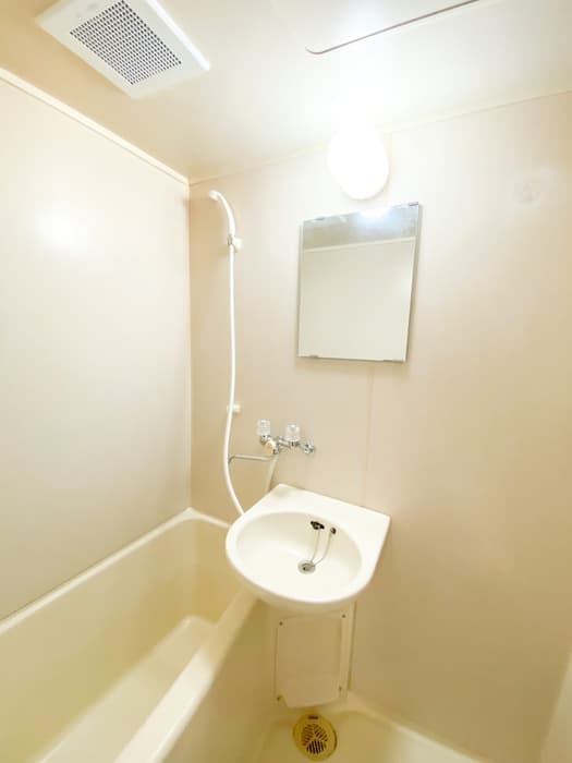 Room image 11