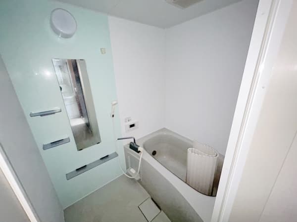 Room image 12