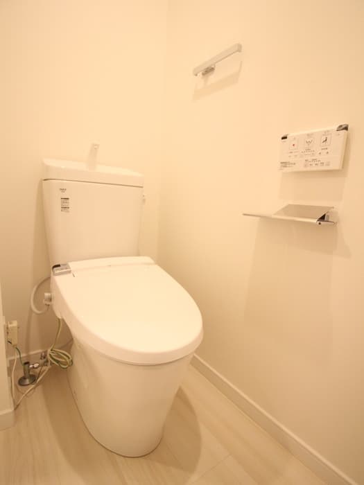 Room image 8