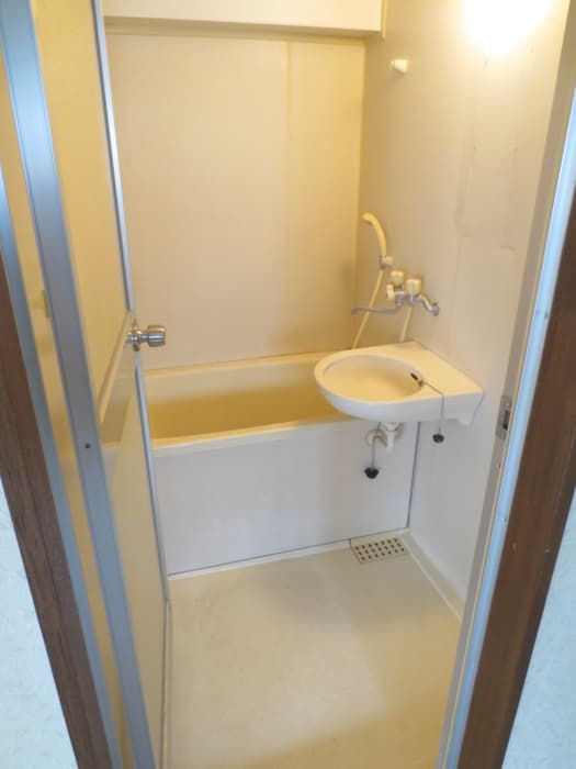 Room image 8