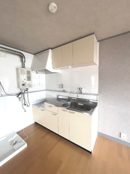 Room image 8