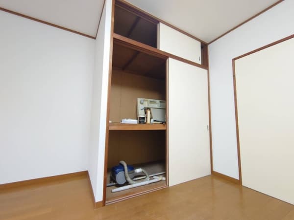 Room image 8