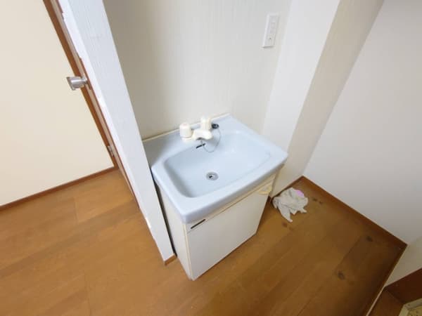 Room image 11