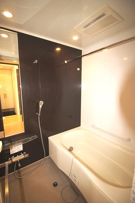 Room image 12