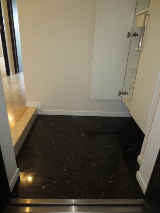 Room image 14
