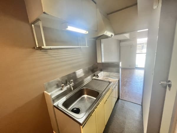 Room image 8