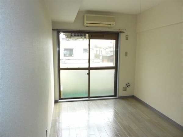 Room image 14