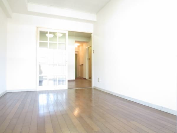 Room image 8