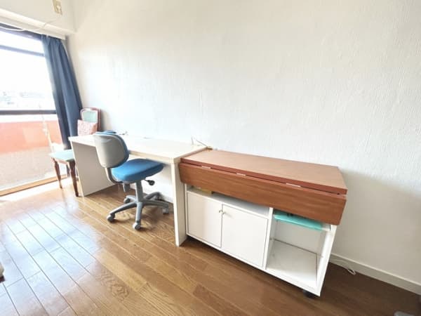Room image 10