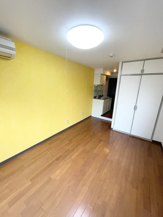 Room image 8