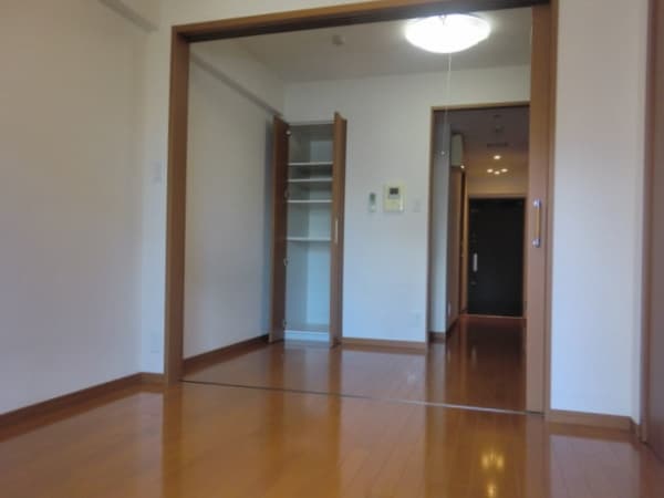 Room image 13