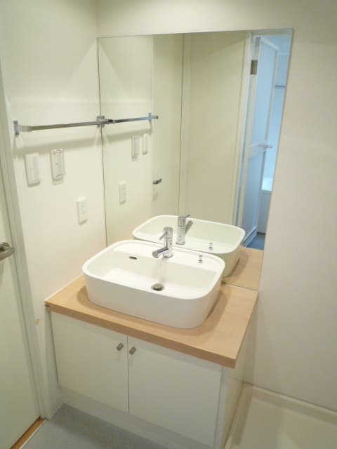 Room image 11