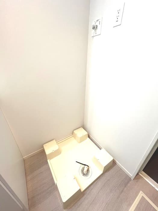 Room image 12