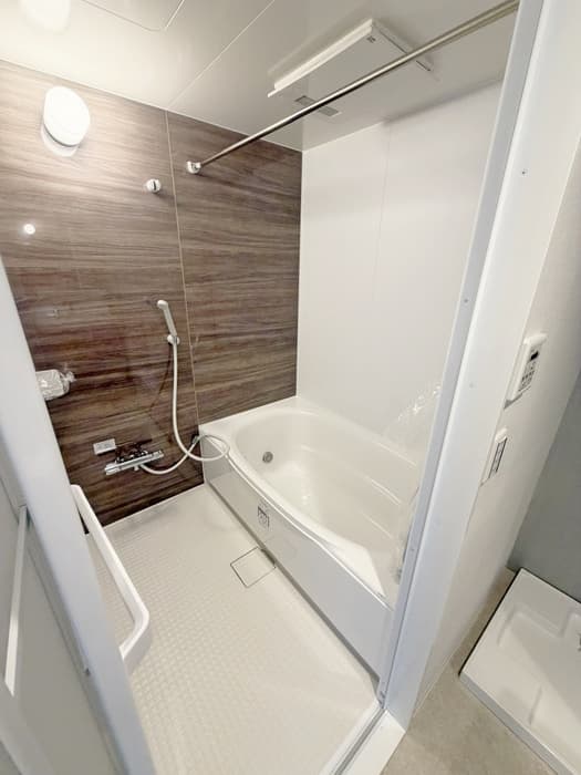 Room image 12