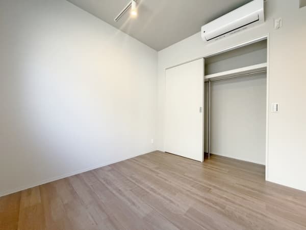 Room image 13