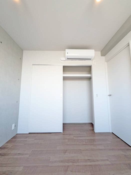 Room image 13