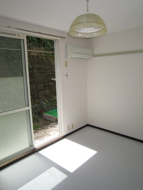 Room image 9