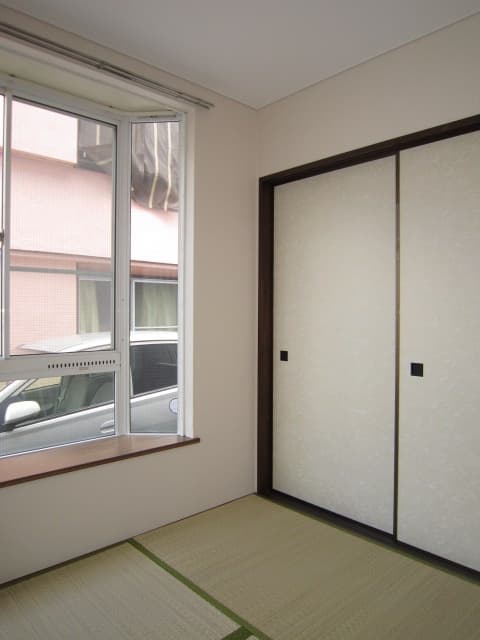 Room image 11
