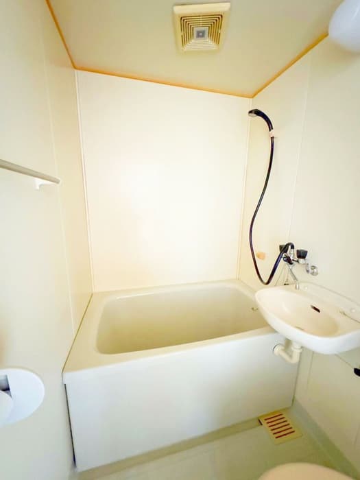 Room image 8