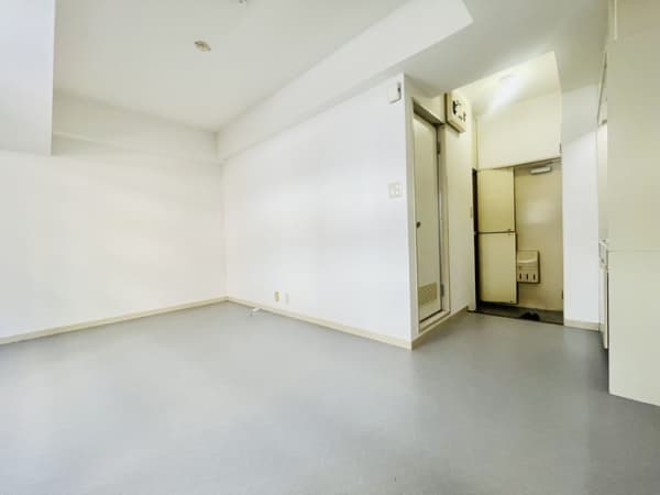 Room image 8