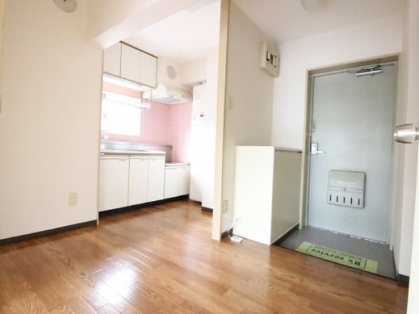 Room image 11