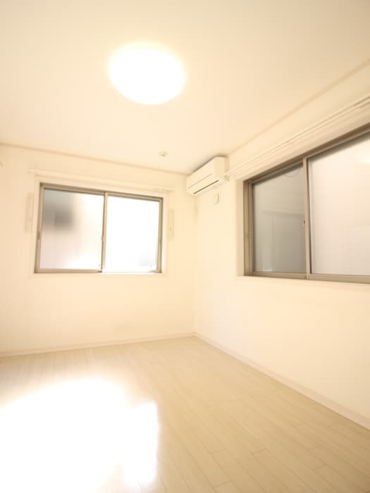 Room image 12